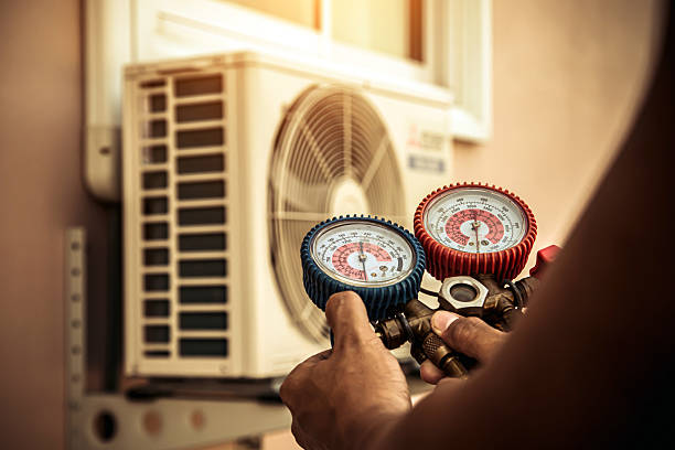 Professional Hvac technician working in Palisades, NY